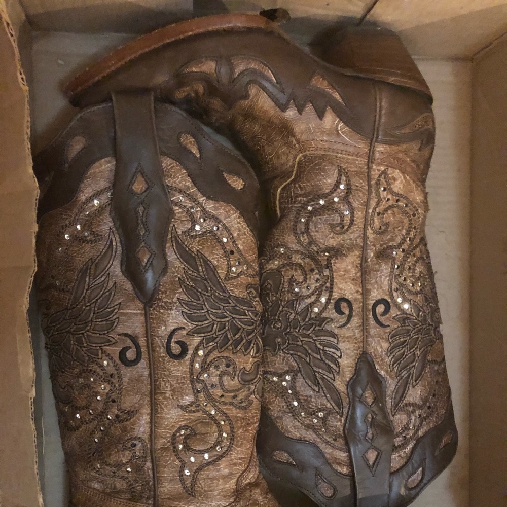 Corral boots